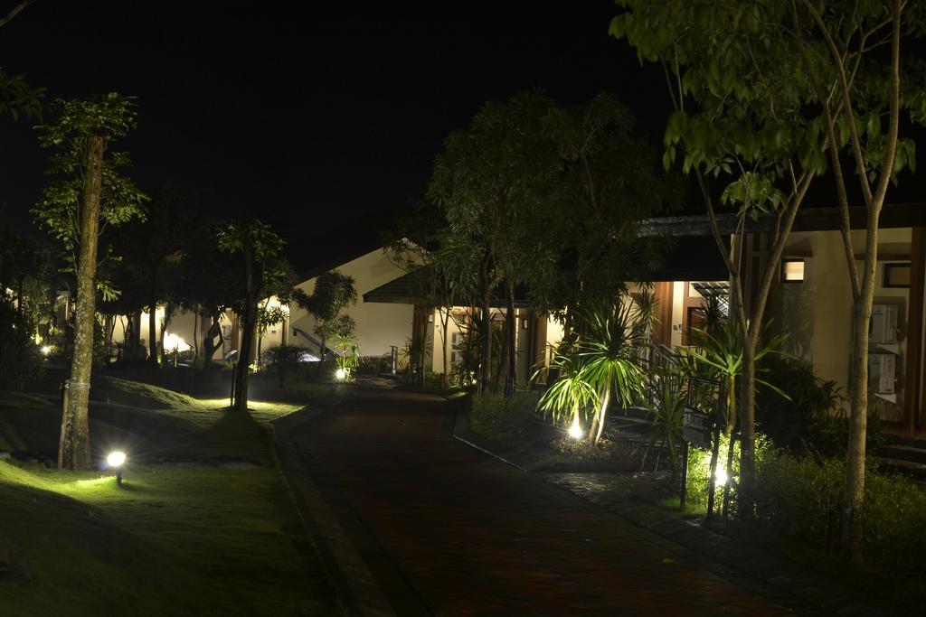 Bess Resort & Waterpark Hotel And Convention Malang Exterior photo