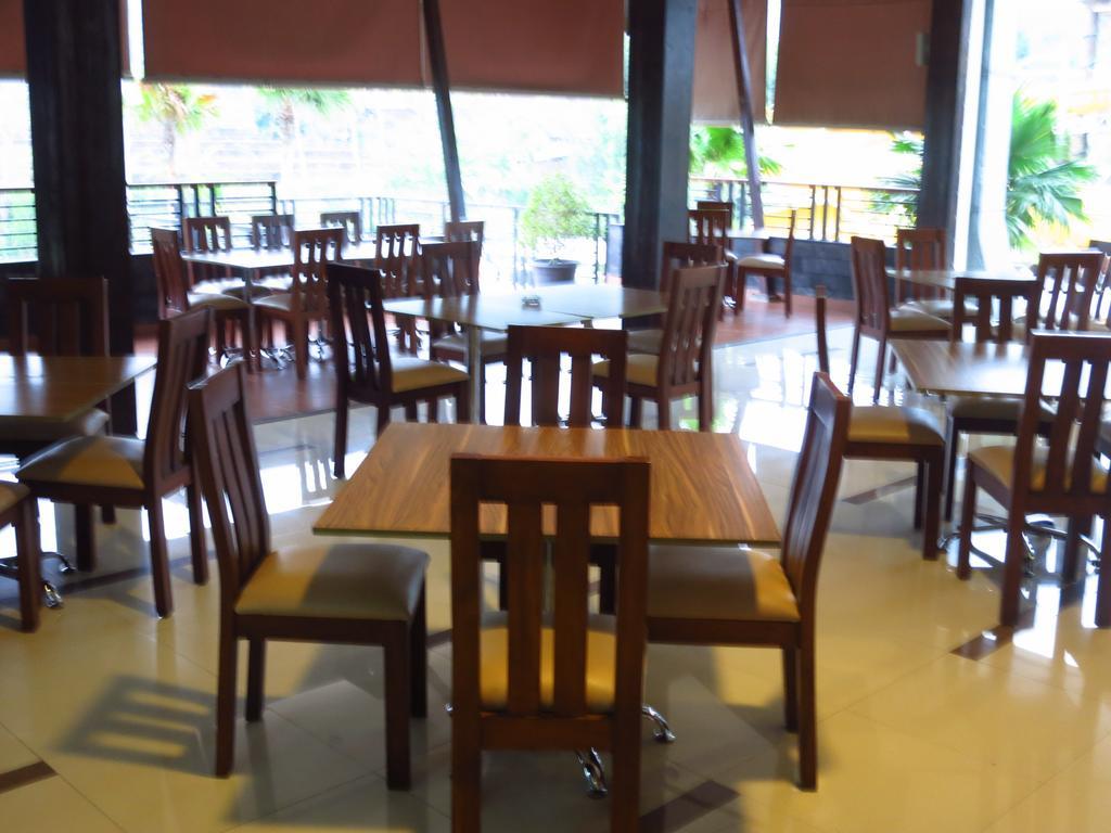Bess Resort & Waterpark Hotel And Convention Malang Exterior photo