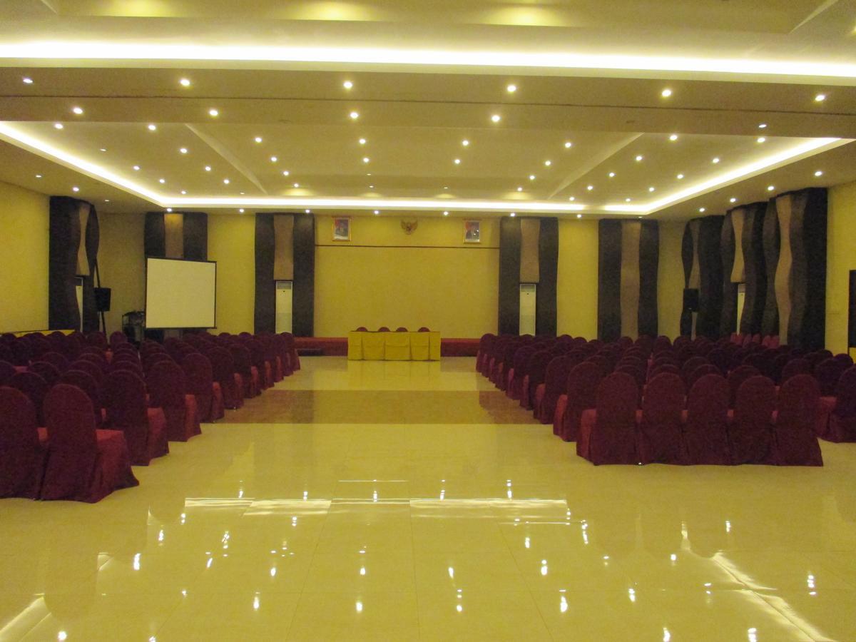 Bess Resort & Waterpark Hotel And Convention Malang Exterior photo
